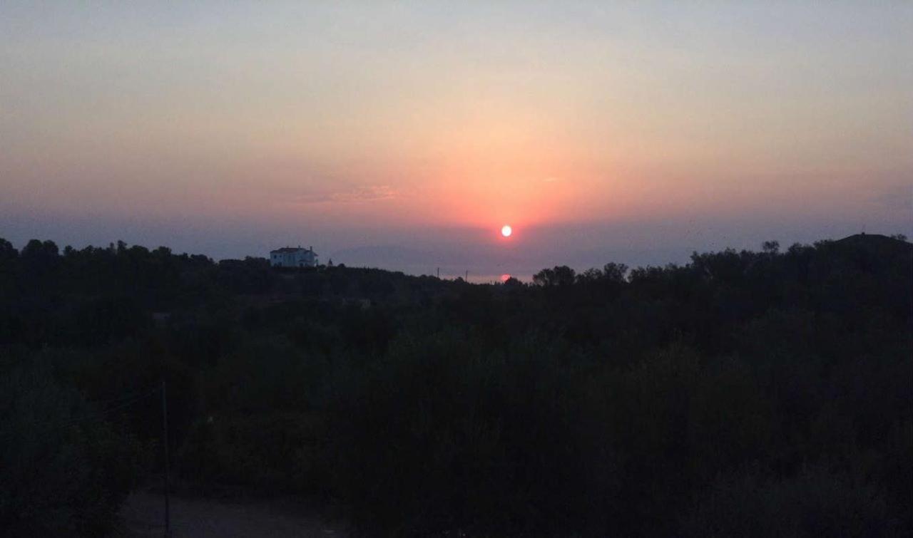 Villa Sunrise Apartment Гоувия Экстерьер фото